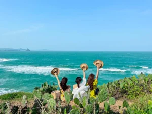 Tourist struggling with eSIM activation – Top Mistakes Tourists Make with eSIMs in Vietnam