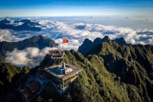 Sapa & Fansipan Connectivity 2025 — Best SIM & eSIM Guide