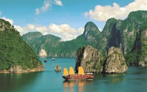 Best VinaPhone eSIM Plan Vietnam (2025) – Trip Length Guide