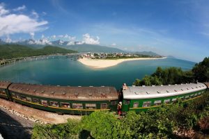 Hai Van Pass Signal 2025 — Best Coverage, SIM Shops & eSIM Guide