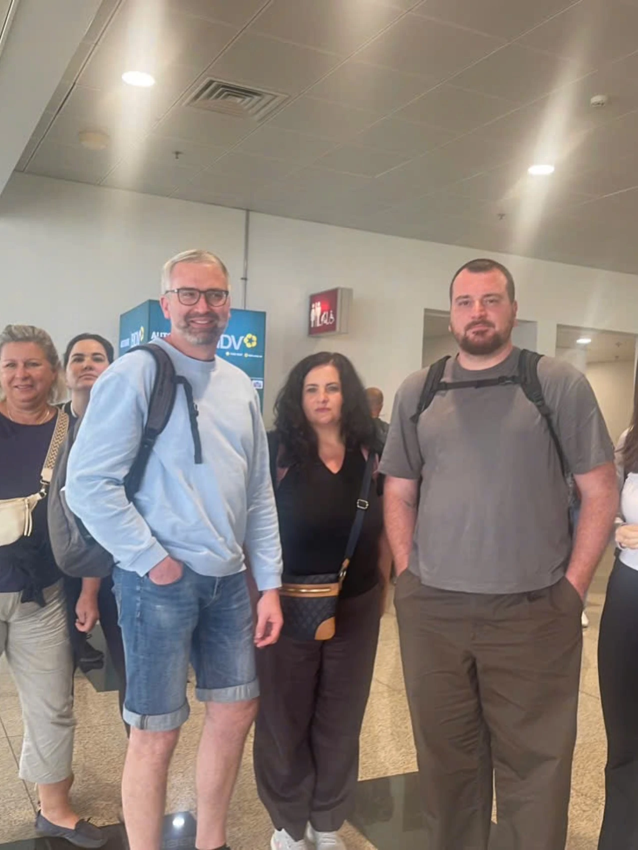 GoVnSIM Fast Track airport assistance for arriving travelers